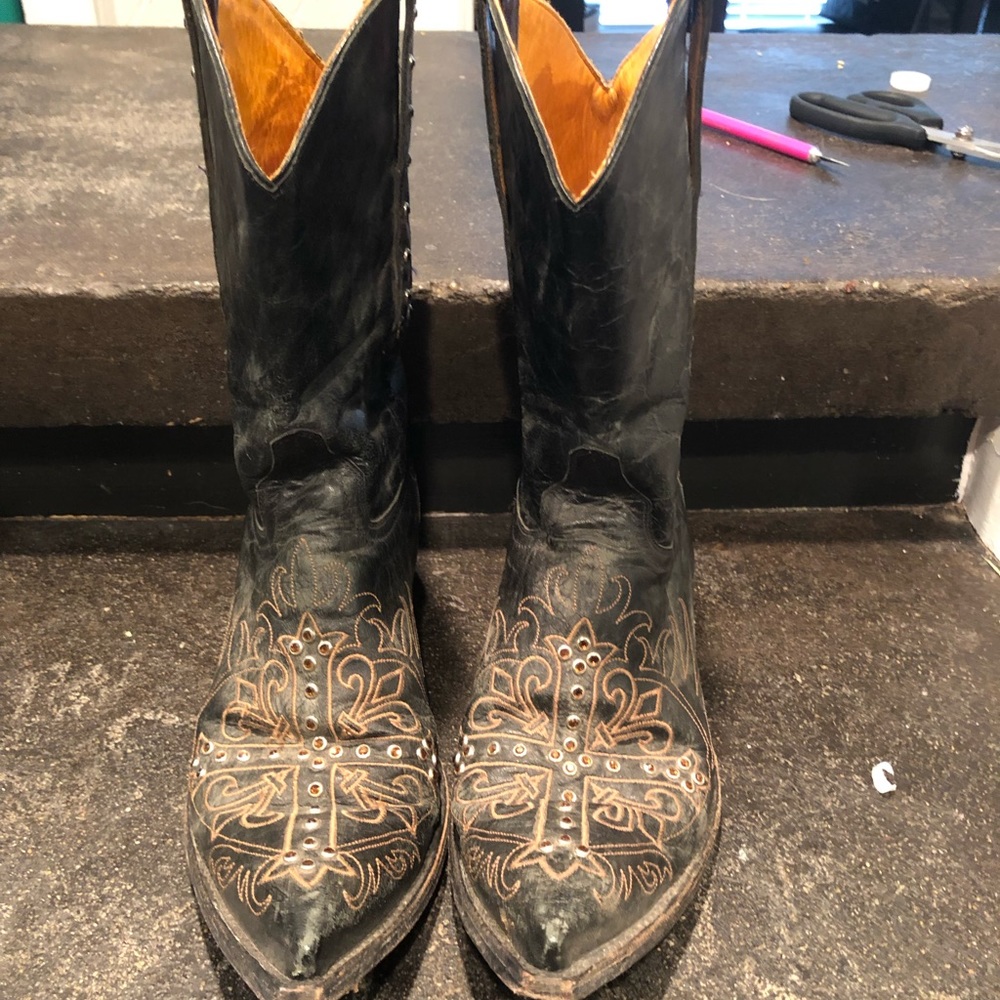CUTE OLD GRINGO COWBOY BOOTS